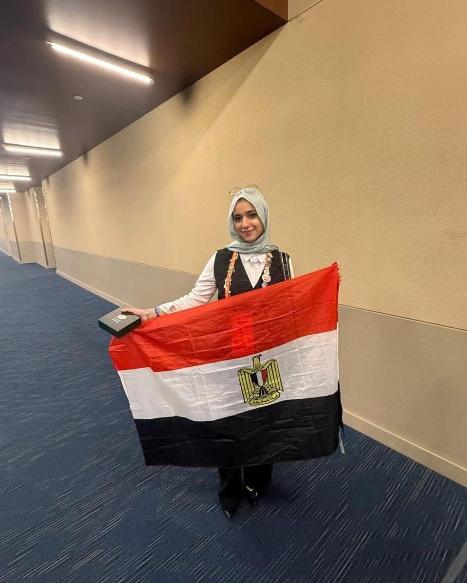 المصرية سلمى أشرف تحصد المركز الثاني عالميا بابتكار روبوت بقدرات خارقة