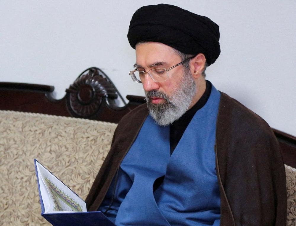 "الحرب على إيران" .. إلى أين؟ المرشد الإيراني يدعو إلى الوحدة الوطنية في مواجهة الشيطان الأكبر