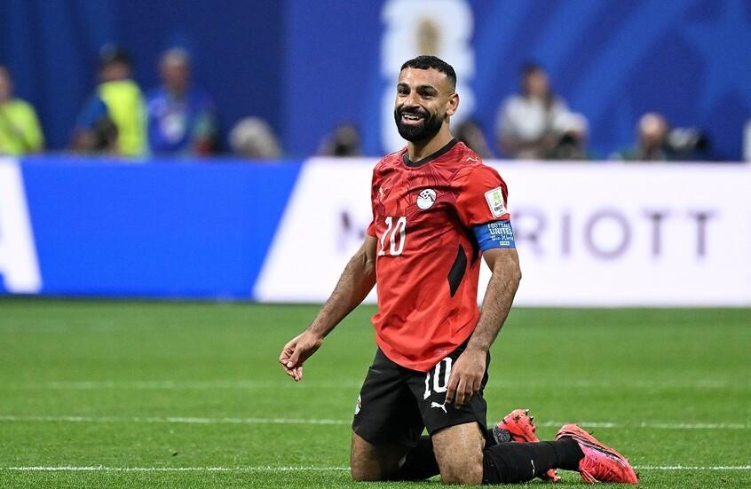 نادي بشكتاش التركي يرد رسميًا على أنباء ضم محمد صلاح